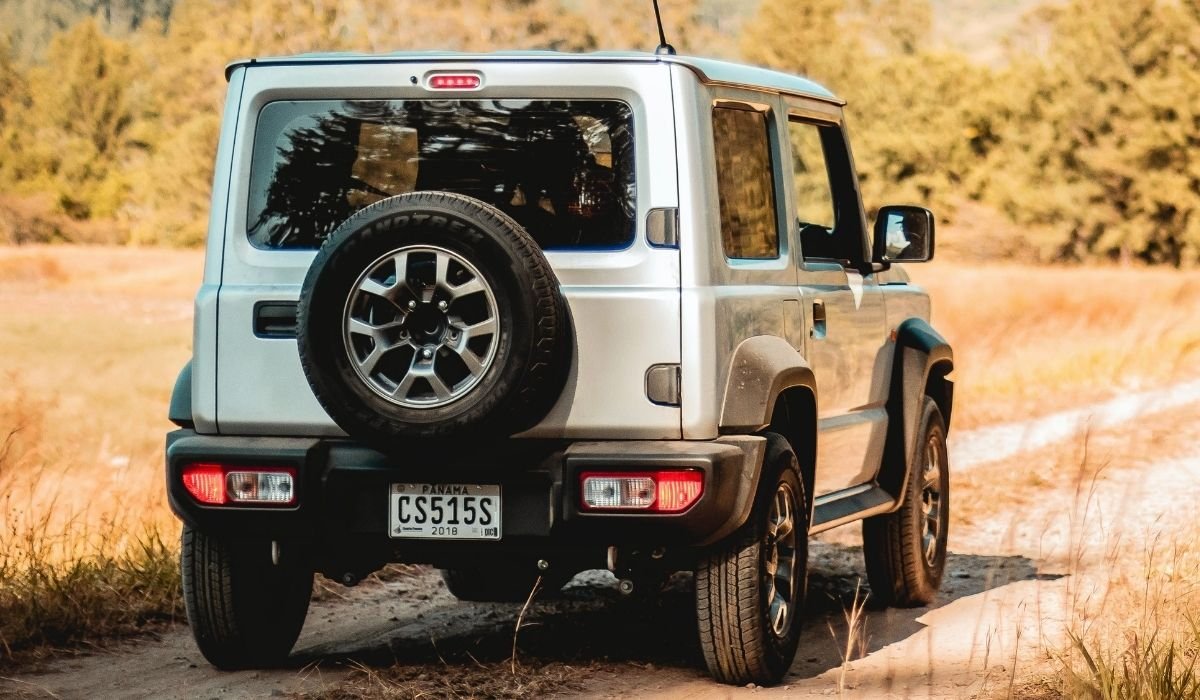 How to remove rear driveshaft on a jeep wrangler?